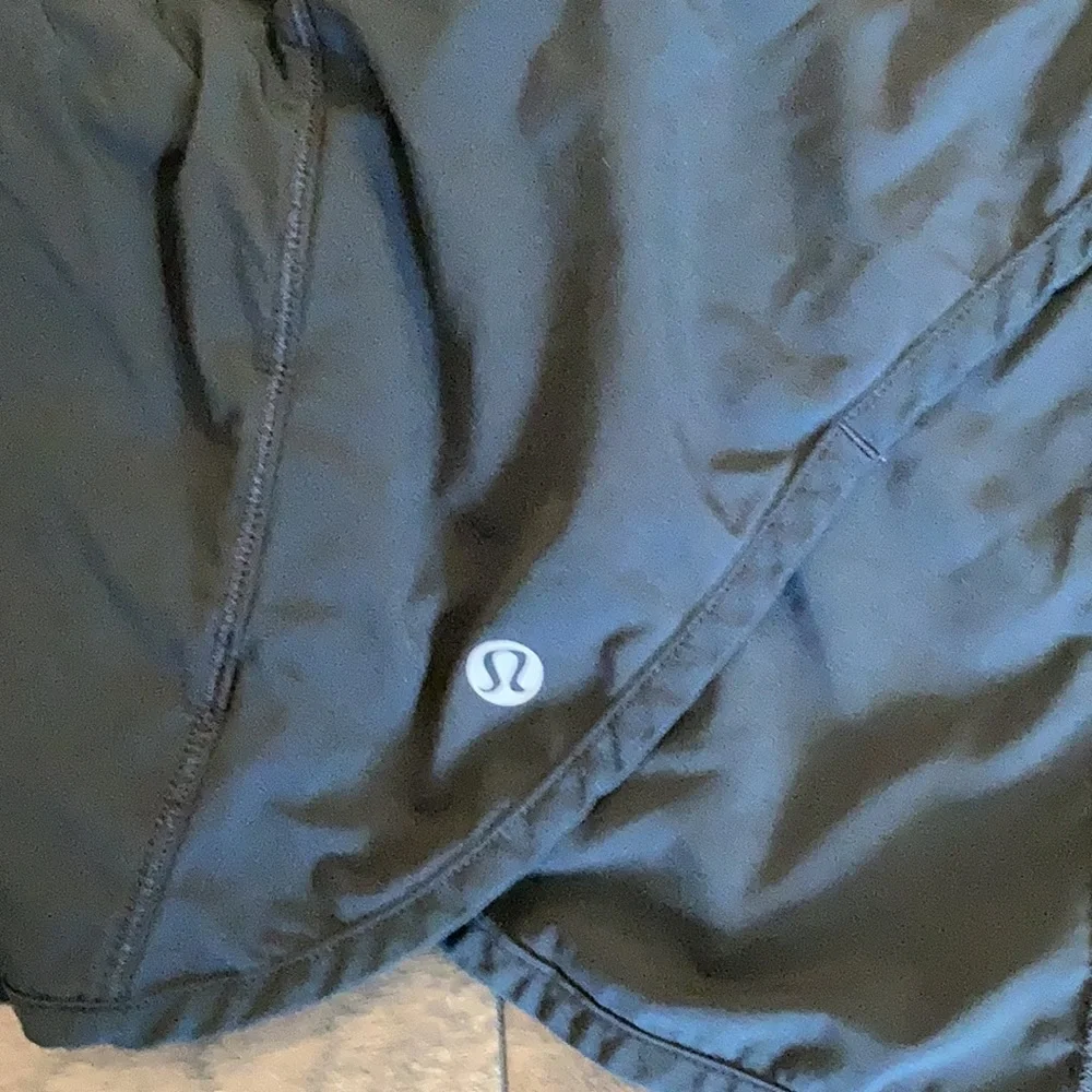 Lululemon Speed Up Shorts Lined Black 6 EUC